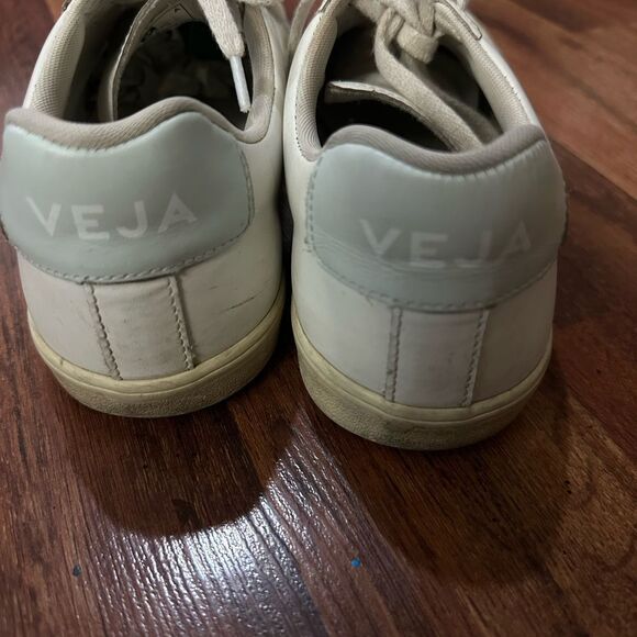 VEJA SHOES SIZE 8 - Picture 6 of 9